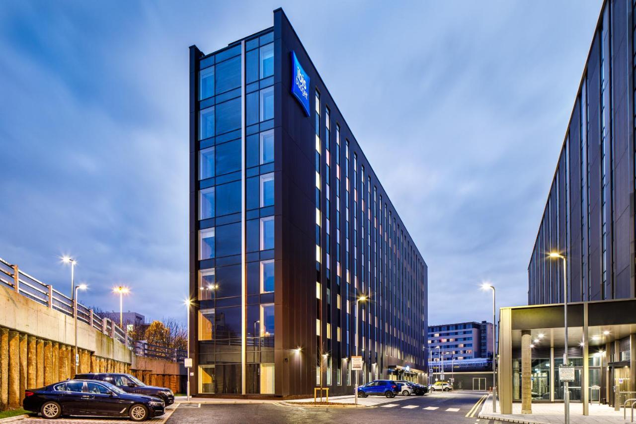 Ibis Budget Manchester Airport T2 Хейл Екстериор снимка