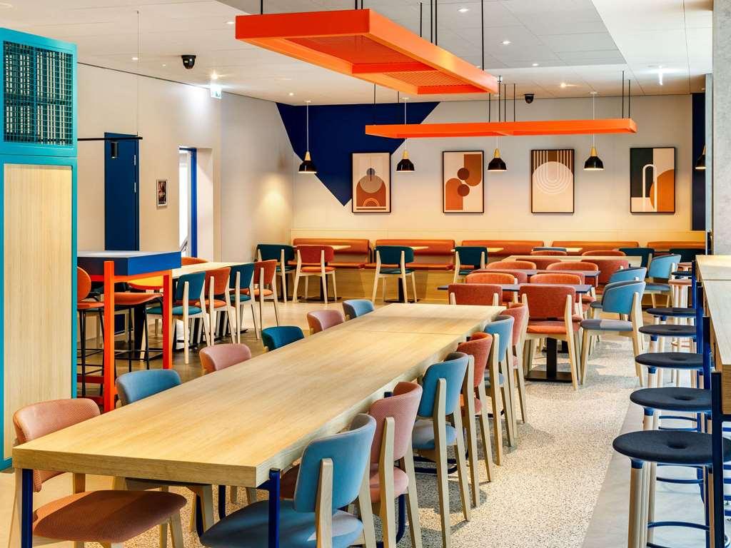 Ibis Budget Manchester Airport T2 Хейл Екстериор снимка